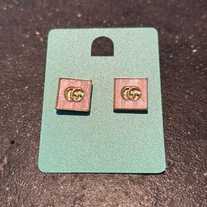 Elegant Gucci logo opalescent pink and gold Square Earrings